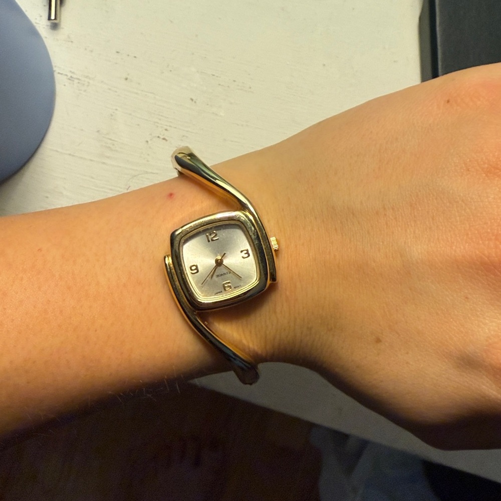 Japan Movt Vintage gold cuff women's wrist watch stainless steel back